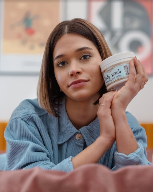 Nacomi Cukrowy peeling do ciała odświeżająca mrożona kawa 200g