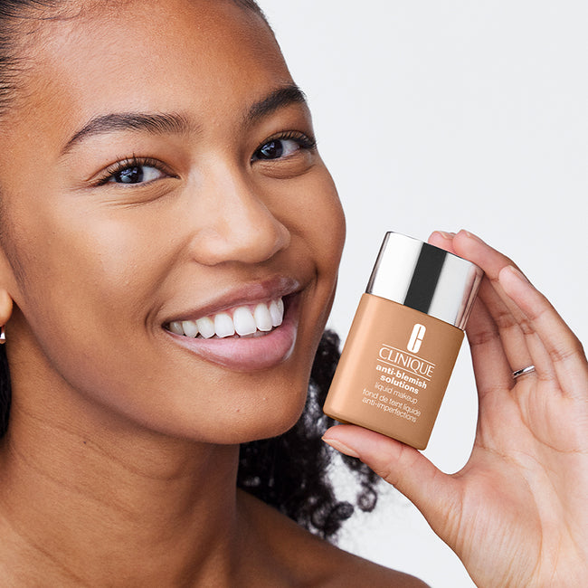 Clinique Anti-Blemish Solutions Liquid Makeup lekki podkład do cery problematycznej 30ml