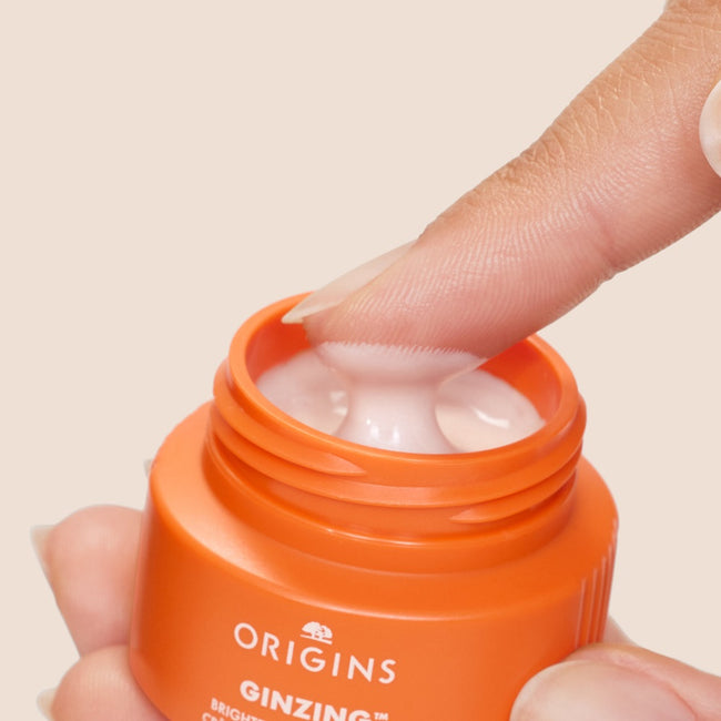 Origins GinZing™ Brightening Eye Cream rozświetlający i zmniejszający obrzęk krem pod oczy z witaminą C i niacynamidem COOL 15ml
