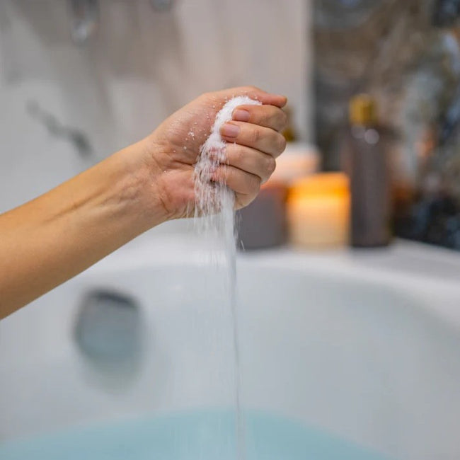 INA ESSENTIALS Revive sól do kąpieli z perukowcem podolskim i kasztanem 330g