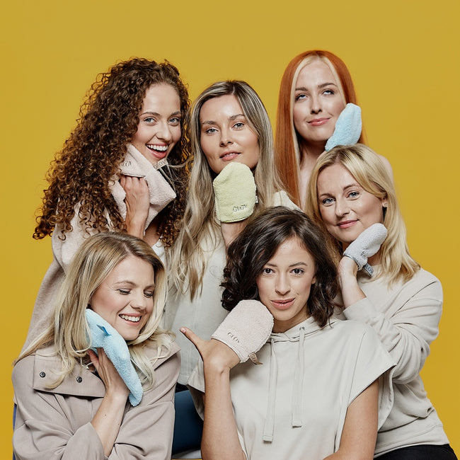 Glov Water-Only Skin zestaw rękawiczek do demakijażu i oczyszczania twarzy Baby Banana + Ivory + Silver Stone 3szt