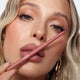 LOVRO Non-Transfer Lipliner żelowa konturówka do ust 0.6g