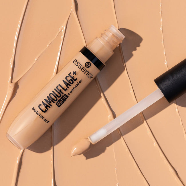 Essence Camouflage+ Matte korektor matujący
