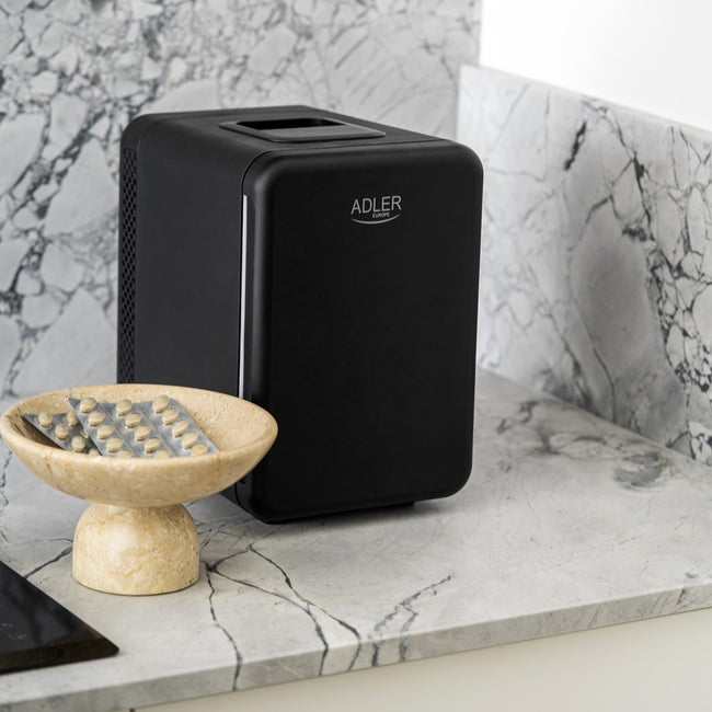 Adler Mini lodówka na kosmetyki AD 8084 4l Black