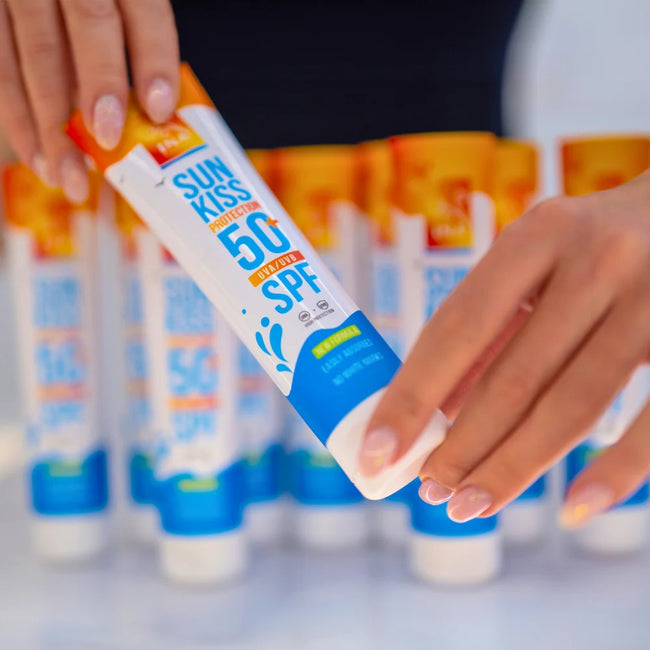 INA ESSENTIALS Sun Kiss Protection SPF50+ przeciwsłoneczny krem do twarzy i ciała 100ml