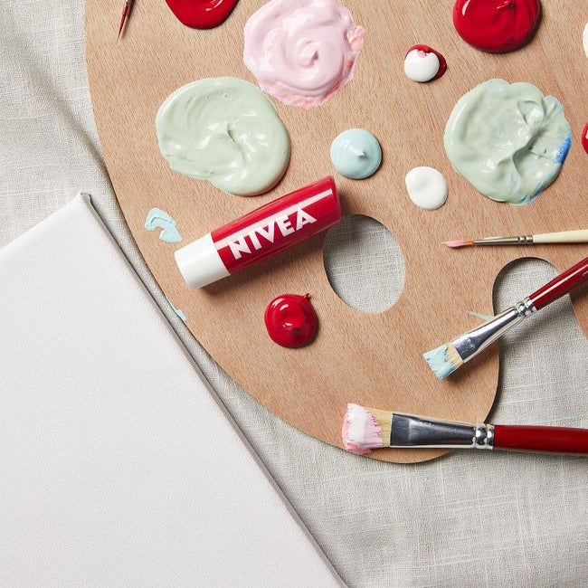 Nivea Pielęgnująca pomadka do ust