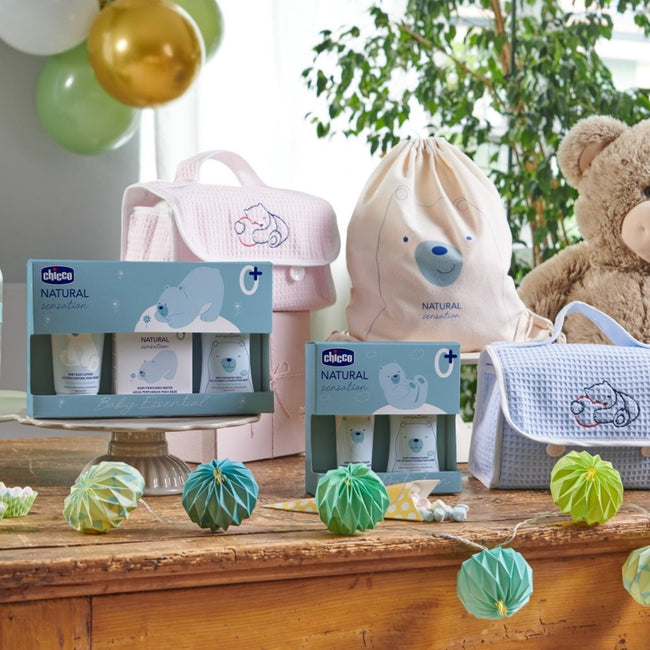 Chicco Natural Sensation Blue zestaw płyn do mycia ciała i włosów 200ml + balsam do ciała 150ml + krem do pieluszki 4w1 100ml + chusteczki oczyszczające 16szt