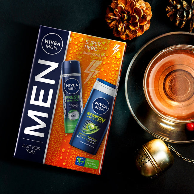 Nivea Men Super Hero zestaw antyperspirant spray 150ml + żel pod prysznic 250ml